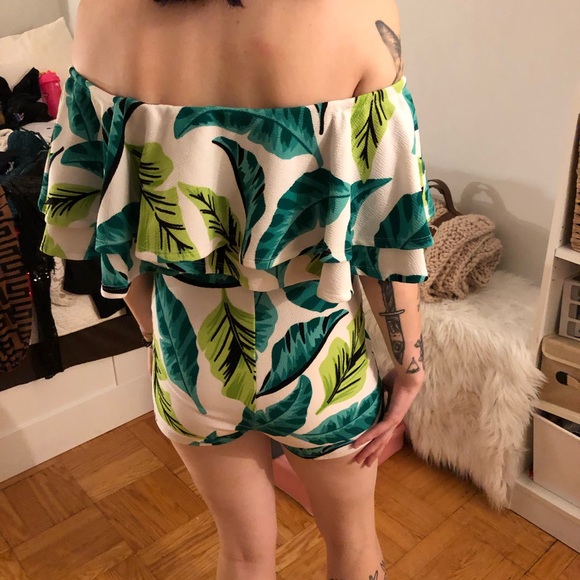 Off the shoulder Romper - Picture 3 of 3